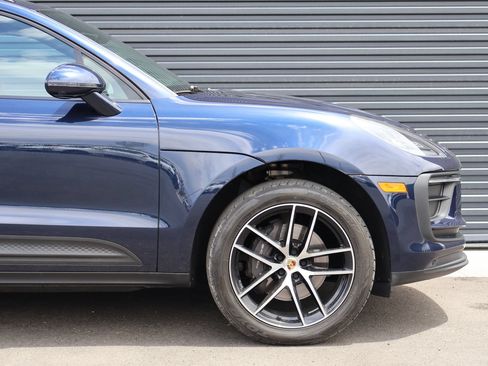 Certified 2023 Porsche Macan AWD/4WD image 13