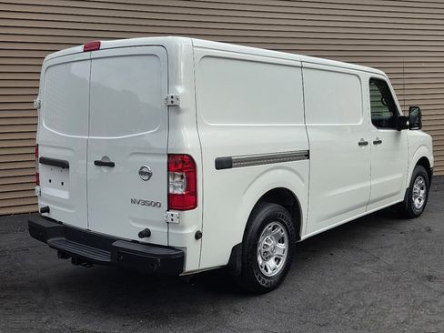 Used 2020 Nissan NV 3500 SV image 5