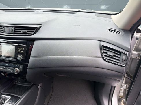 Used 2017 Nissan Rogue SV FWD image 27