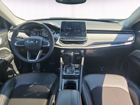 Used 2022 Jeep Compass Latitude w/ Sun and Sound Group AWD/4WD image 10
