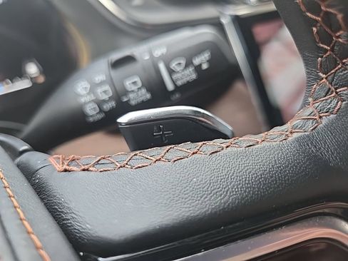 Used 2025 Jeep Grand Cherokee Summit AWD/4WD image 42