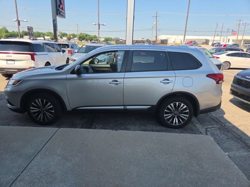 Used 2020 Mitsubishi Outlander ES AWD/4WD image 6