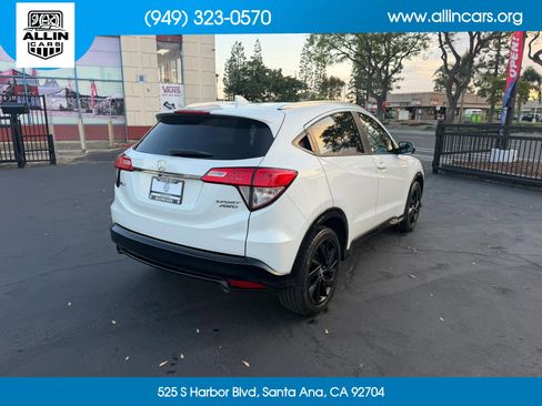 Used 2021 Honda HR-V Sport image 4