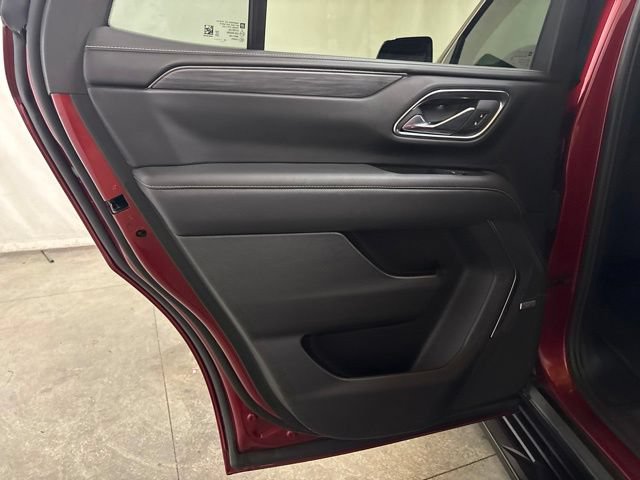 Used 2023 GMC Yukon SLT w/ SLT Premium Package AWD/4WD image 30