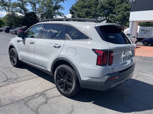 Used 2023 Kia Sorento S w/ Panoramic Sunroof Package AWD/4WD image 3
