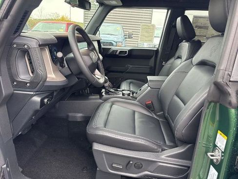 New 2025 Ford Bronco Outer Banks w/ Sasquatch Package AWD/4WD image 12