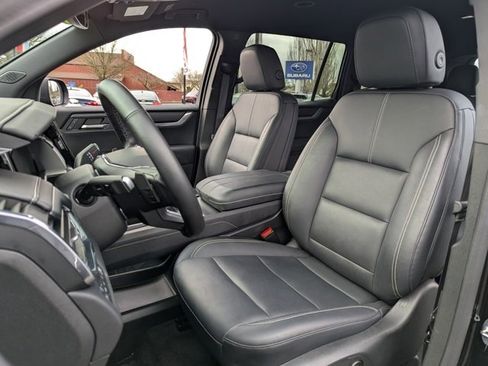 Used 2024 GMC Acadia Elevation image 30