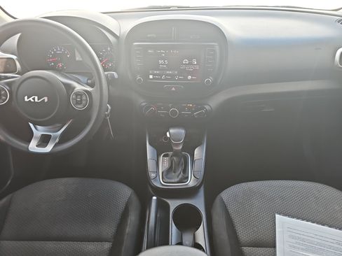 Used 2022 Kia Soul LX w/ Technology Package FWD image 12