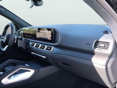 New 2026 Mercedes-Benz GLS 450 4MATIC image 9