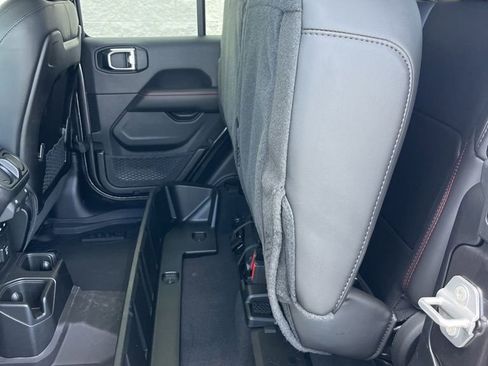 New 2025 Jeep Gladiator Rubicon image 25