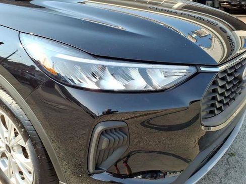 Certified 2023 Ford Escape Active AWD/4WD image 9