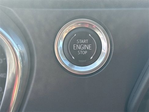 Used 2020 Chevrolet Blazer LT image 10