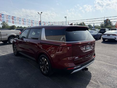 Used 2022 Kia Carnival EX FWD image 8