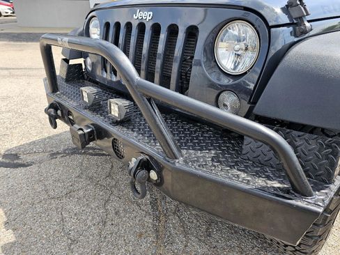 Used 2016 Jeep Wrangler Unlimited Rubicon w/ Connectivity Group image 35