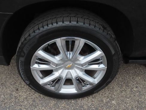 Used 2021 Chevrolet Suburban High Country w/ Premium Package AWD/4WD image 15