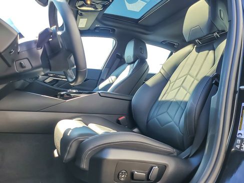 Used 2024 BMW 530i xDrive w/ M Sport Package image 7