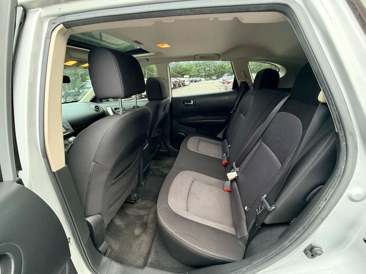 Used 2013 Nissan Rogue SV w/ Premium Pkg FWD image 11