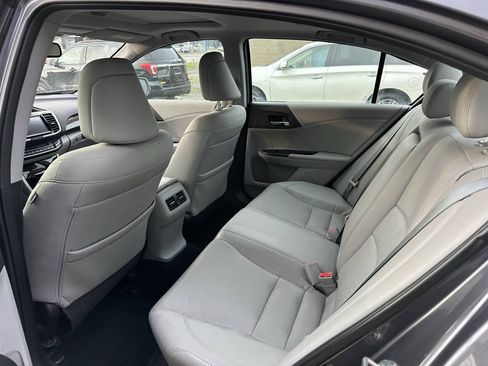 Used 2016 Honda Accord EX-L image 9