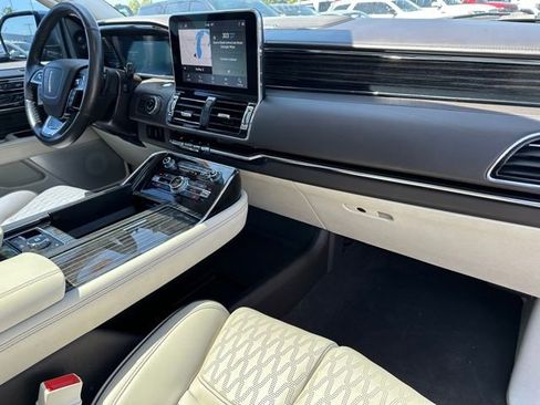 Used 2021 Lincoln Navigator Black Label image 12