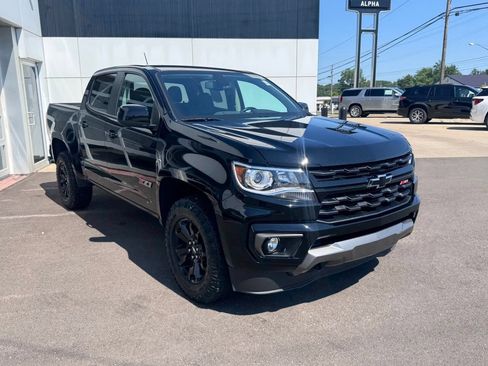 Used 2021 Chevrolet Colorado Z71 w/ Z71 Midnight Edition AWD/4WD image 9