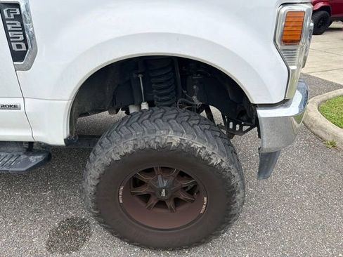 Used 2020 Ford F250 XLT w/ FX4 Off-Road Package AWD/4WD image 2