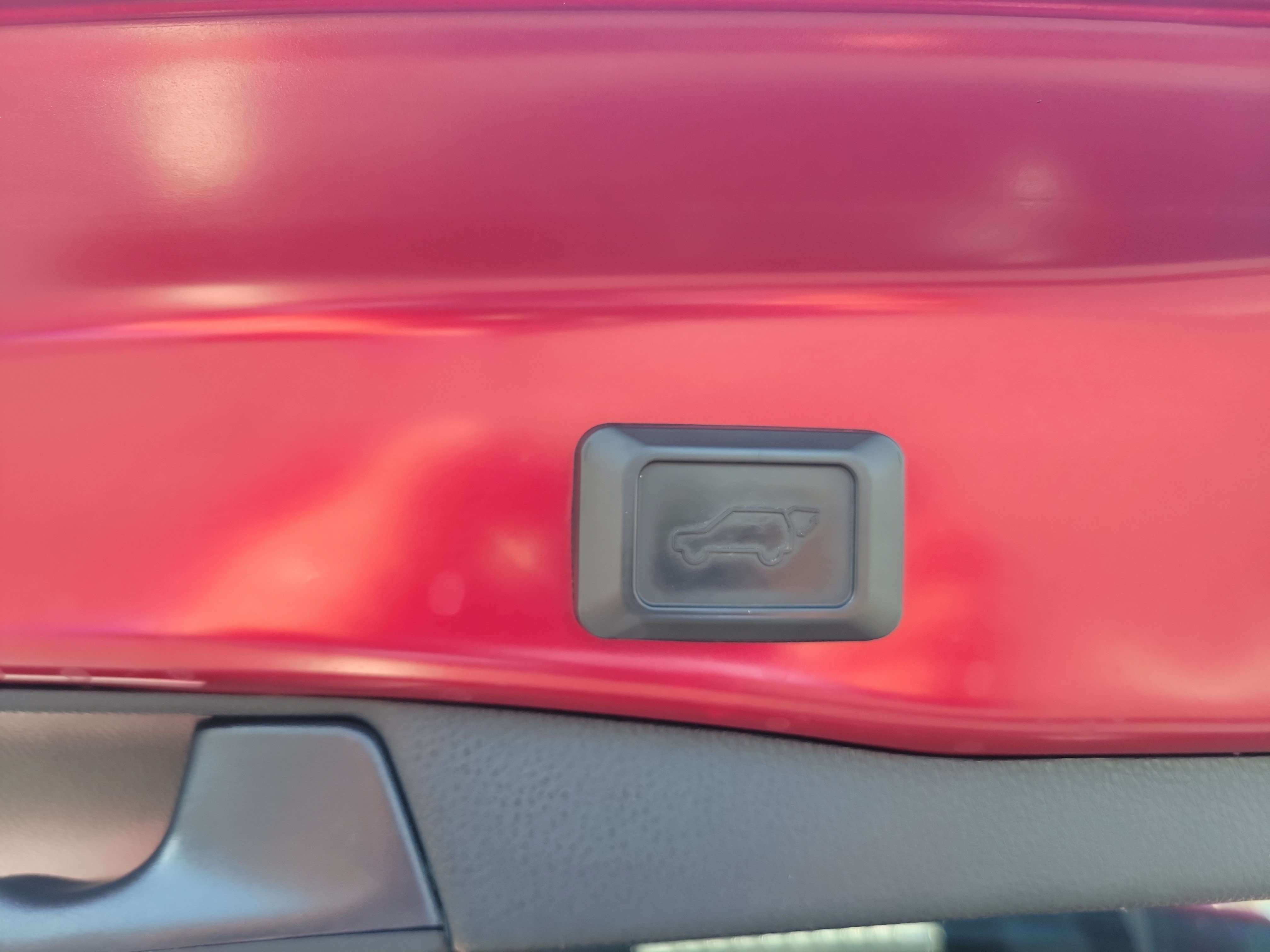Used 2024 Toyota RAV4 XLE w/ Convenience Package FWD image 11