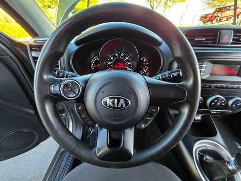 Used 2015 Kia Soul image 16