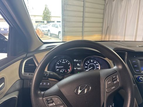 Used 2017 Hyundai Santa Fe Sport image 24