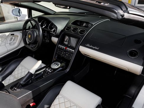 Used 2014 Lamborghini Gallardo LP 550-2 image 34