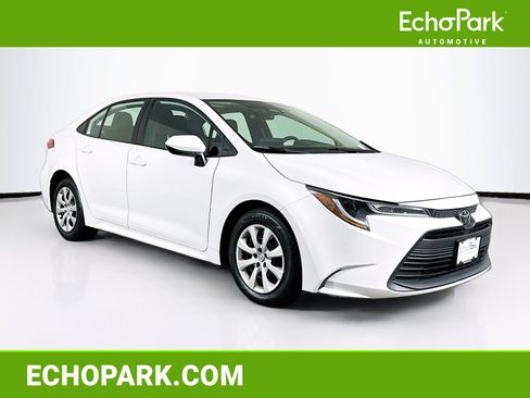 Used 2024 Toyota Corolla LE FWD image 1