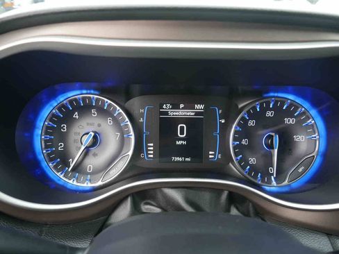 Used 2020 Chrysler Voyager LX image 36