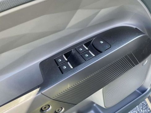 New 2025 Ford Maverick XL w/ Equipment Group 102A image 9