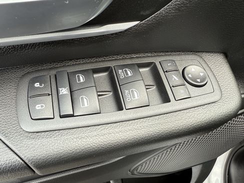 Used 2022 RAM 1500 Big Horn RWD image 15