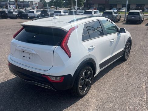 Used 2023 Kia Niro Wind FWD image 3