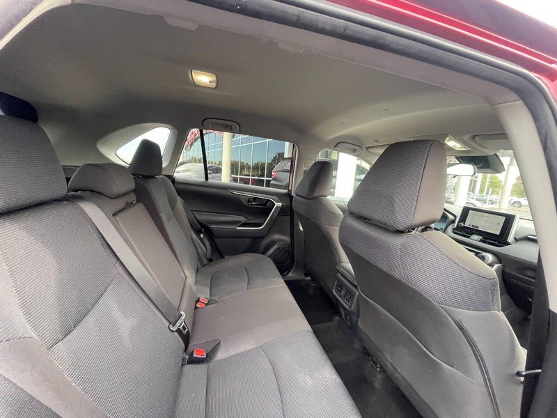 Used 2025 Toyota RAV4 LE AWD/4WD image 4