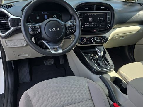 Used 2023 Kia Soul LX FWD image 21