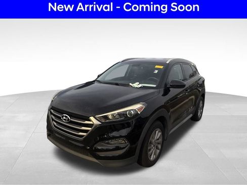 Used 2017 Hyundai Tucson SE w/ SE Popular Package 02 FWD image 2