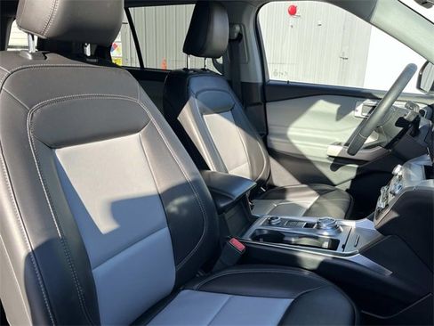 Used 2023 Ford Explorer XLT w/ Equipment Group 202A image 26