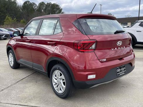 New 2026 Hyundai Venue SE image 3