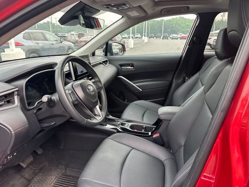 Used 2025 Toyota Corolla Cross XLE w/ Convenience Package AWD/4WD image 10