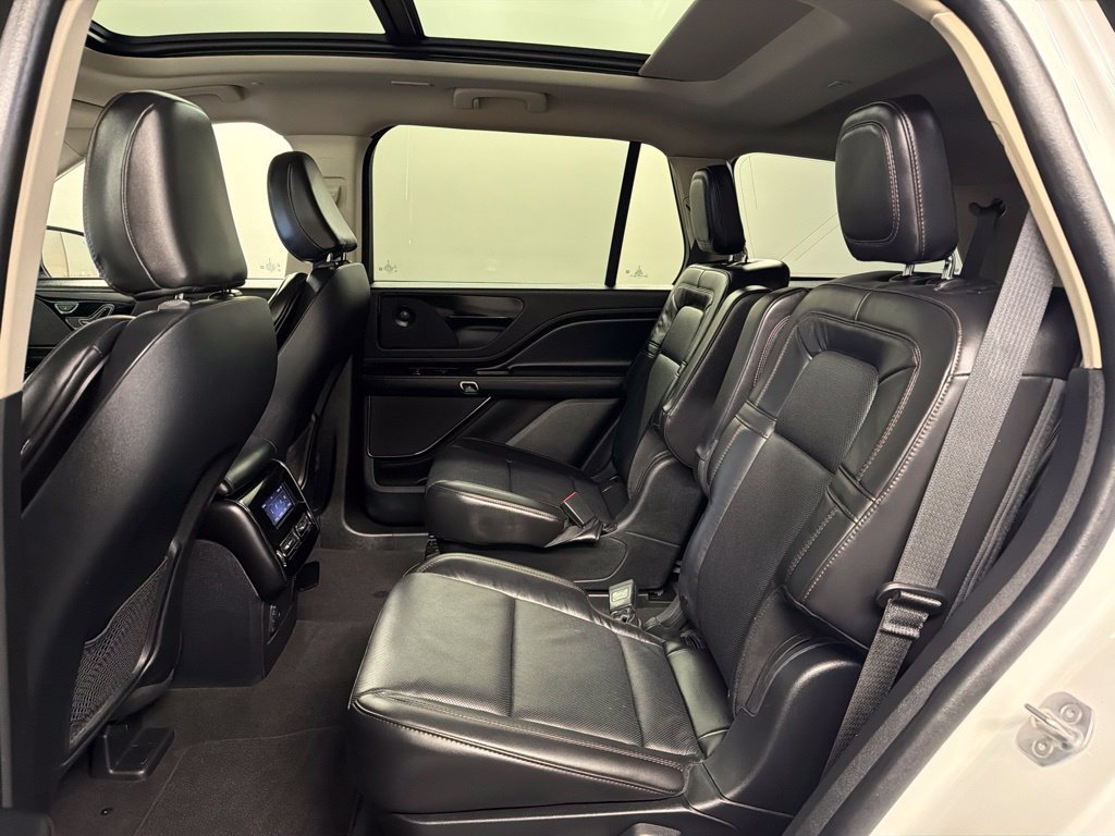 Used 2023 Lincoln Aviator Reserve w/ Equipment Group 201A AWD/4WD image 36