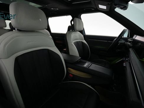 Used 2024 Kia EV9 GT-Line image 8