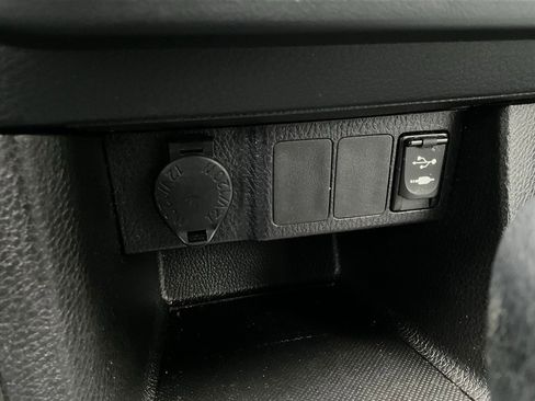 Used 2016 Toyota Corolla LE image 21