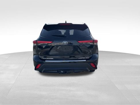 Used 2020 Toyota Highlander Limited image 6