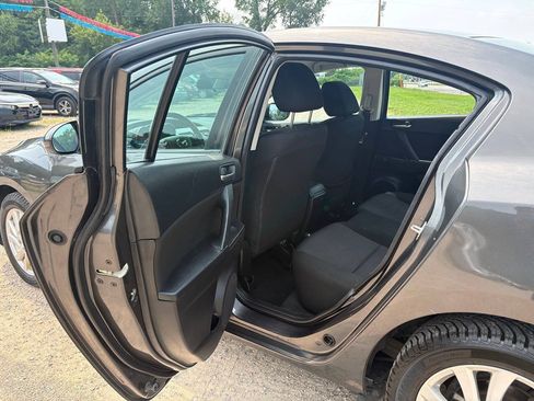 Used 2013 MAZDA MAZDA3 i Touring FWD image 11