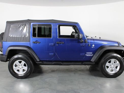 Used 2010 Jeep Wrangler Unlimited Sport image 13