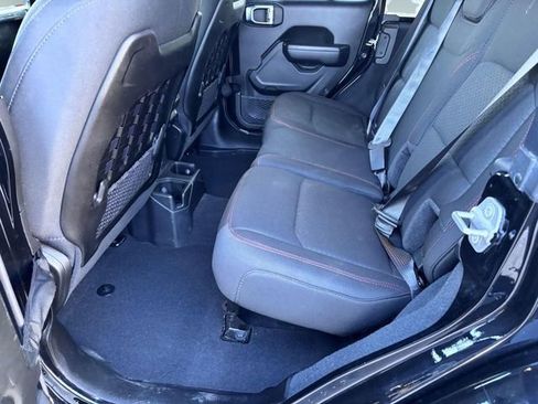 Used 2022 Jeep Wrangler Unlimited Rubicon w/ LED Lighting Group AWD/4WD image 25