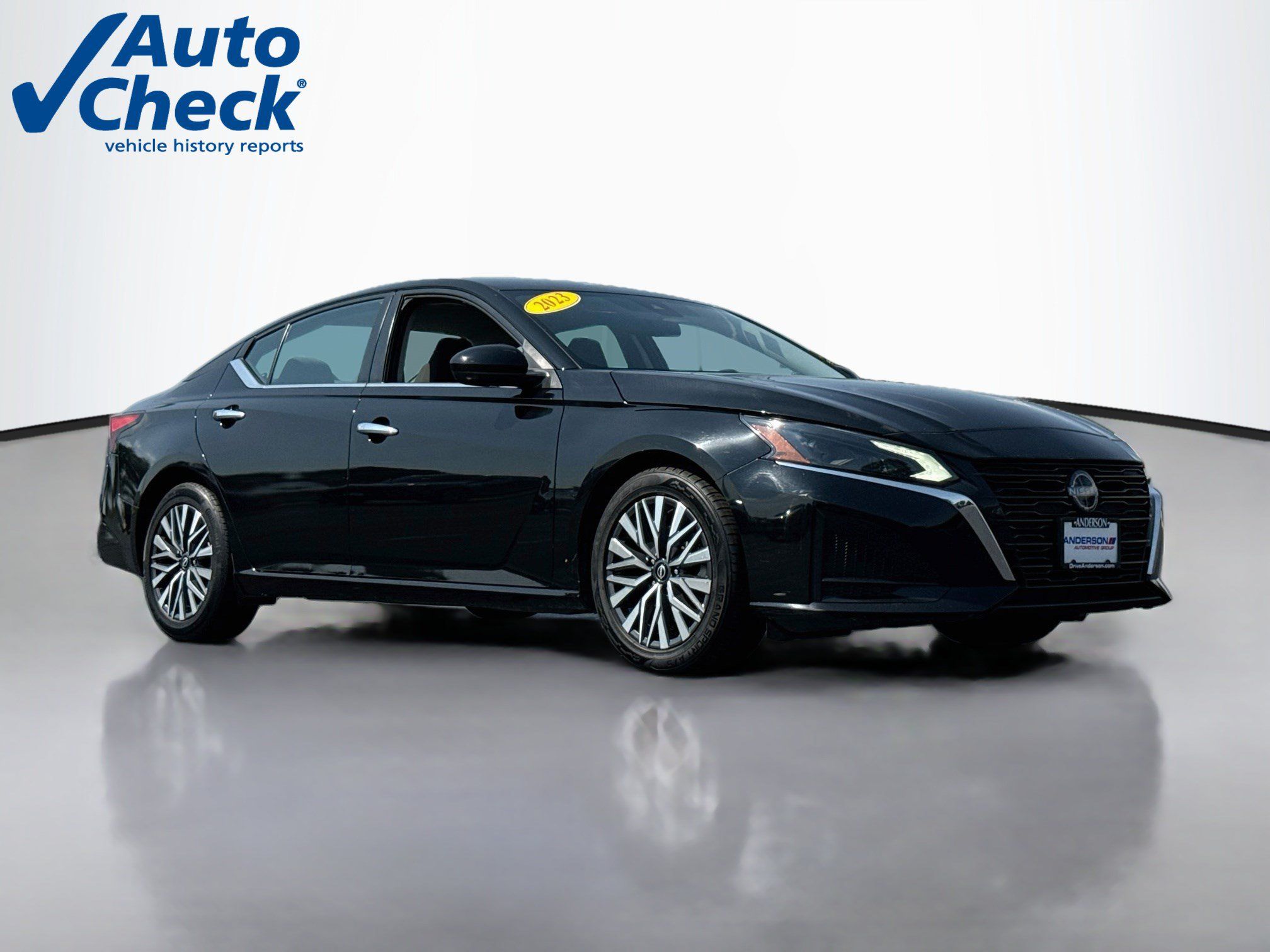 Used 2023 Nissan Altima 2.5 SV FWD image 1