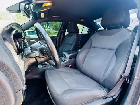 Used 2016 Dodge Charger SE RWD image 11