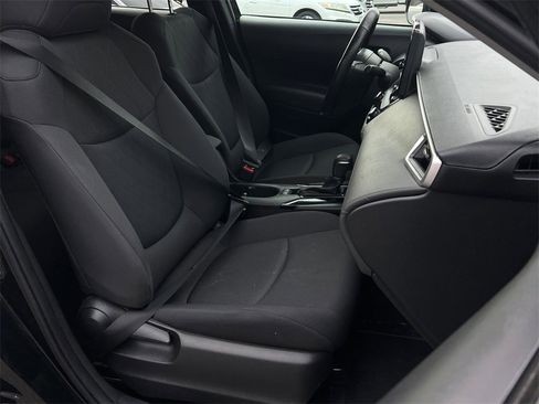 Used 2023 Toyota Corolla Cross LE image 11